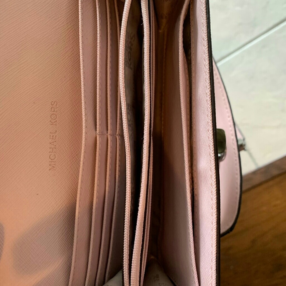 MK Bag & Wallet - Picture 3 of 5